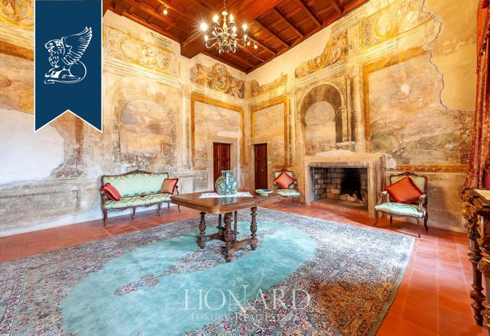 Image No.54-7 Bed Property for sale