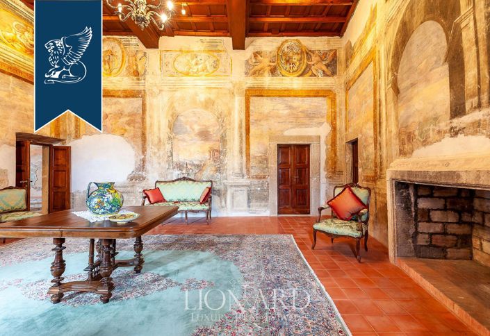 Image No.55-7 Bed Property for sale