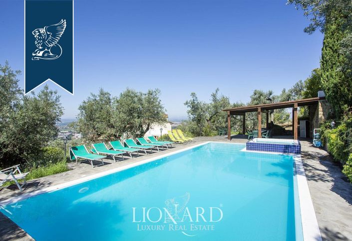 Image No.10-9 Bed Villa for sale