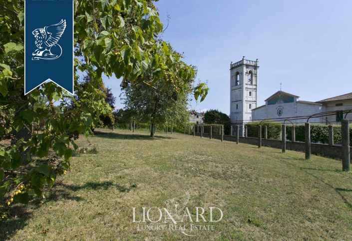 Image No.12-10 Bed Villa for sale