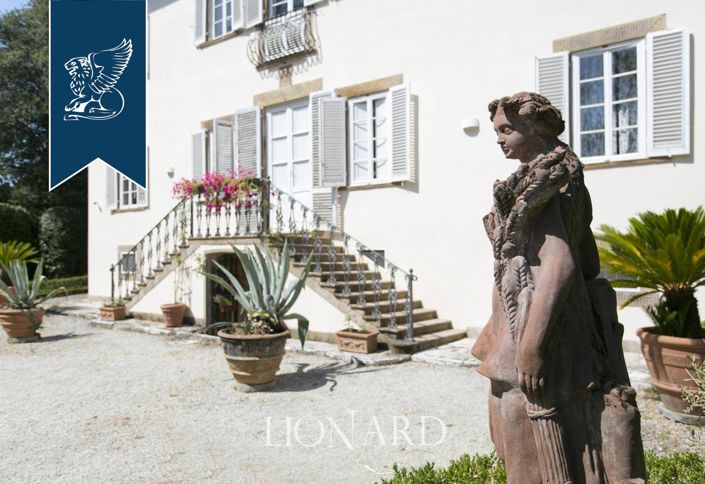 Image No.18-10 Bed Villa for sale