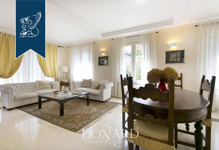 Image No.45-10 Bed Villa for sale