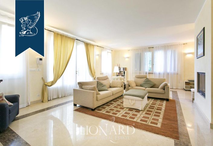 Image No.48-10 Bed Villa for sale