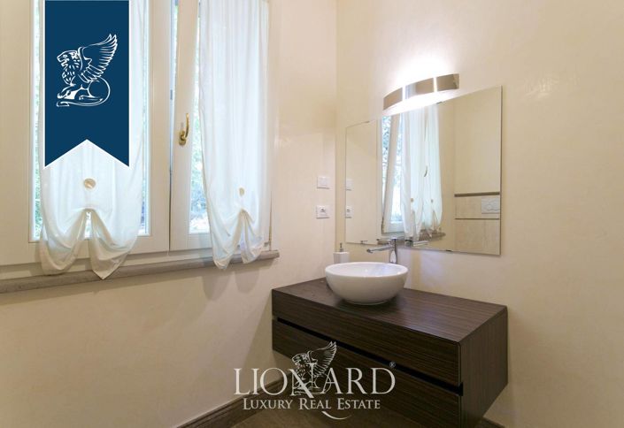 Image No.49-10 Bed Villa for sale