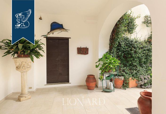 Image No.20-10 Bed Villa for sale