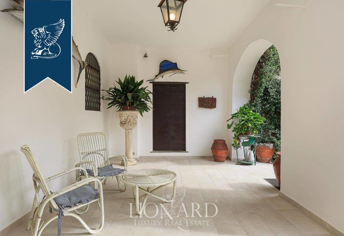 Image No.22-10 Bed Villa for sale