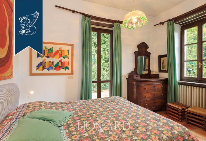 Image No.38-10 Bed Villa for sale