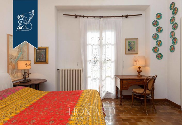 Image No.41-10 Bed Villa for sale