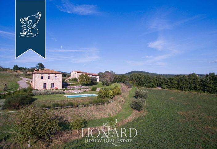 Image No.4-9 Bed Farmhouse for sale