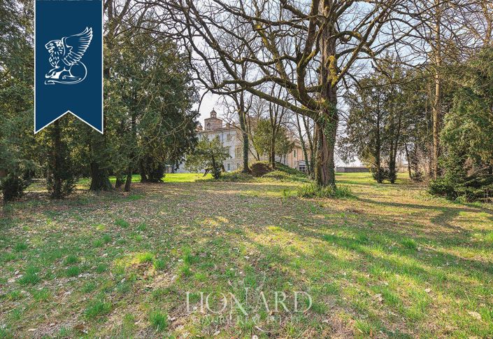 Image No.11-12 Bed Villa for sale