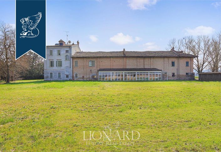 Image No.14-12 Bed Villa for sale