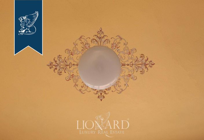 Image No.28-12 Bed Villa for sale