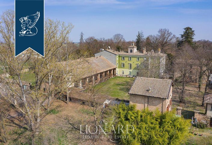 Image No.36-12 Bed Villa for sale