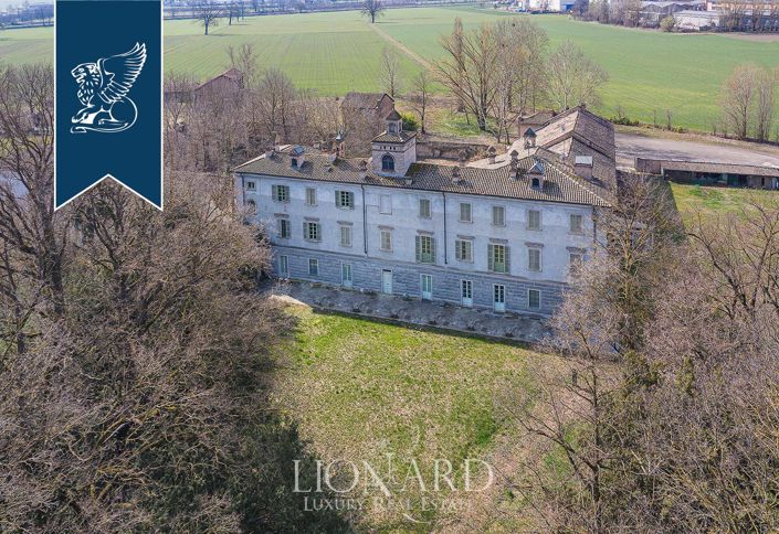 Image No.39-12 Bed Villa for sale