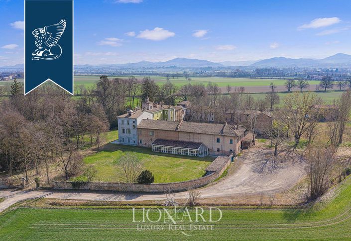 Image No.42-12 Bed Villa for sale