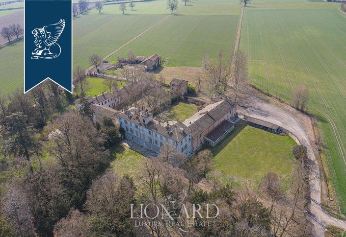 Image No.5-12 Bed Villa for sale