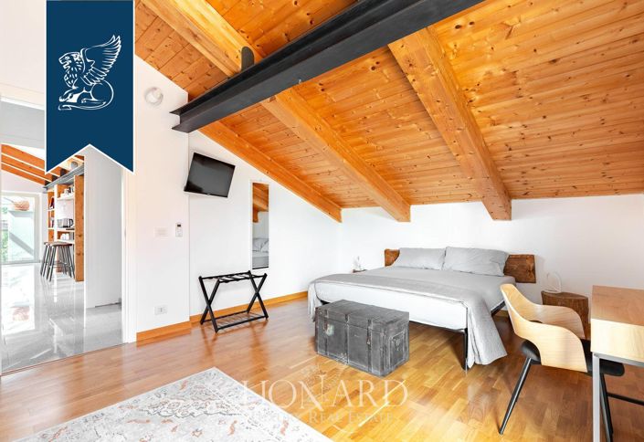 Image No.16-10 Bed Villa for sale