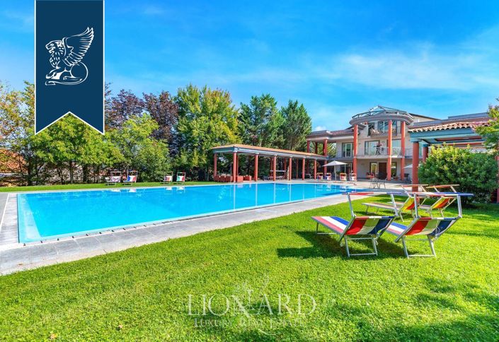 Image No.3-10 Bed Villa for sale