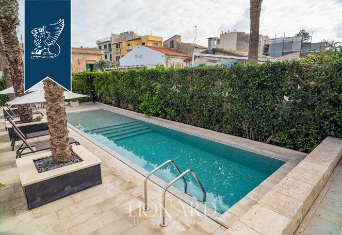 Image No.20-15 Bed Hotel for sale