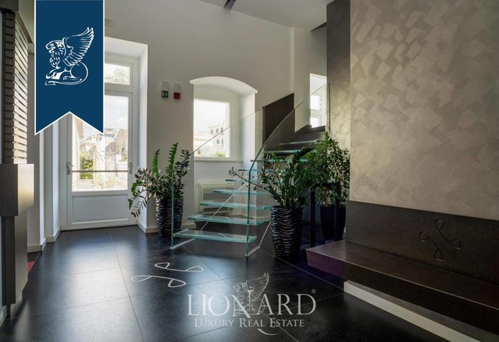 Image No.26-15 Bed Hotel for sale