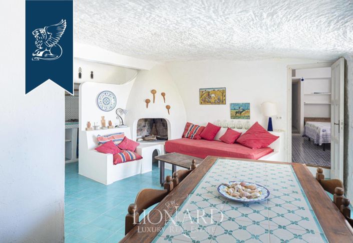 Image No.15-6 Bed Villa for sale