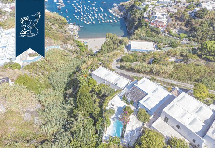 Image No.19-6 Bed Villa for sale