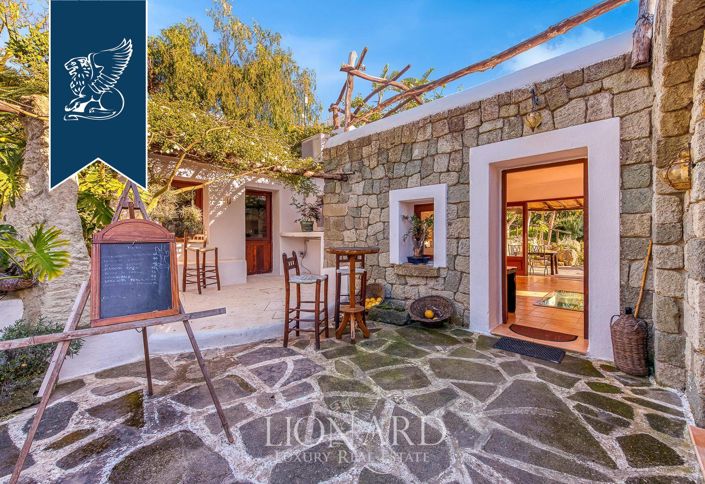 Image No.16-20 Bed Villa for sale