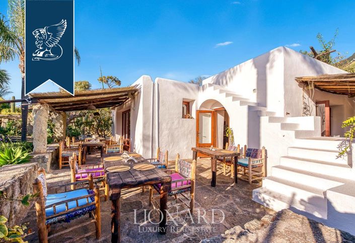 Image No.19-20 Bed Villa for sale