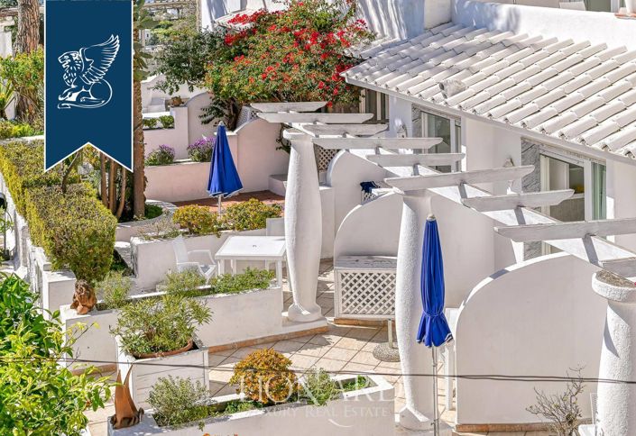 Image No.8-20 Bed Villa for sale