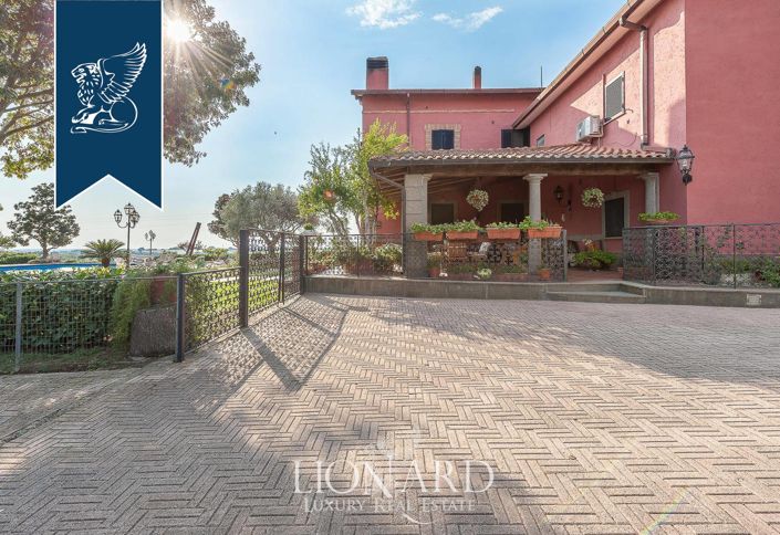 Image No.19-12 Bed Villa for sale