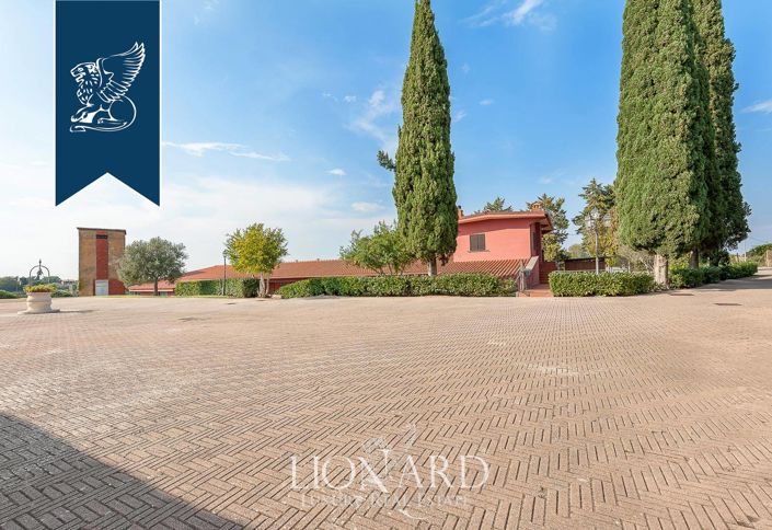 Image No.26-12 Bed Villa for sale