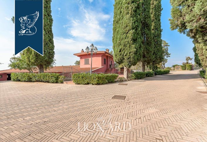 Image No.27-12 Bed Villa for sale