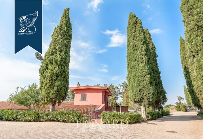 Image No.28-12 Bed Villa for sale