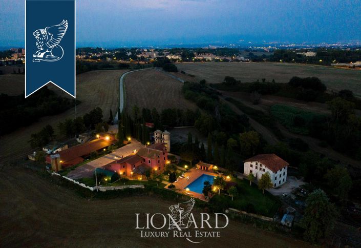 Image No.33-12 Bed Villa for sale