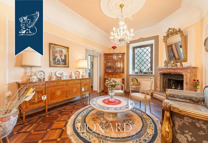 Image No.50-12 Bed Villa for sale