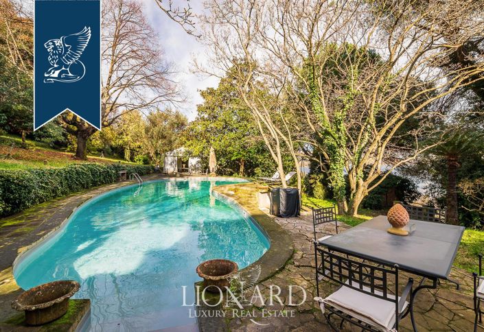 Image No.10-17 Bed Villa for sale