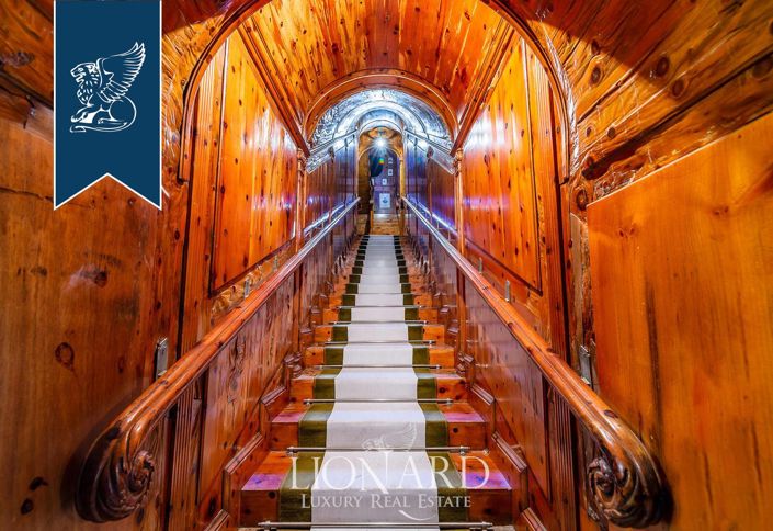 Image No.30-17 Bed Villa for sale