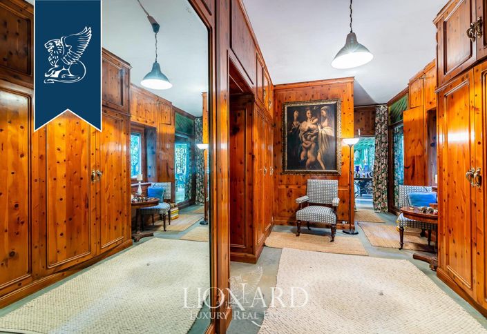 Image No.31-17 Bed Villa for sale