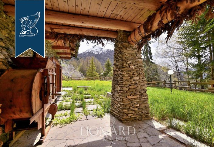 Image No.5-9 Bed Villa for sale