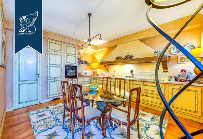 Image No.12-4 Bed Villa for sale