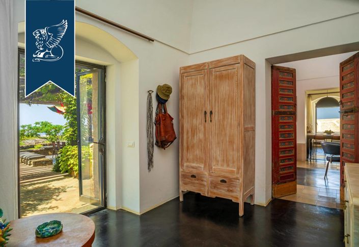 Image No.10-4 Bed Villa for sale