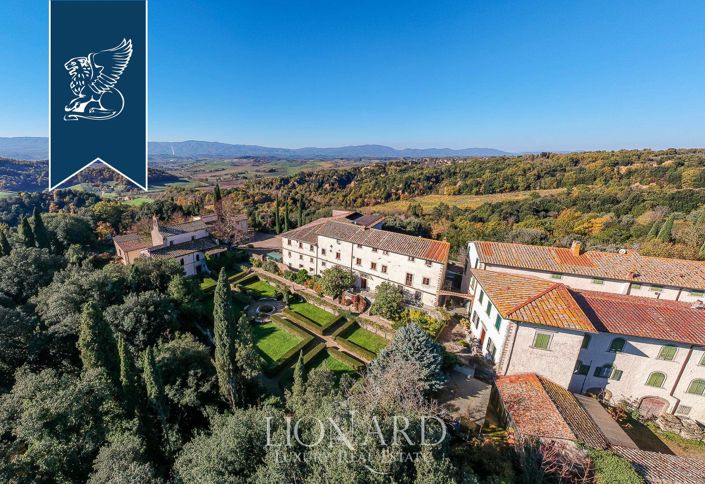 Image No.2-Ferme de 50 chambres à vendre à Castelfranco di Sopra