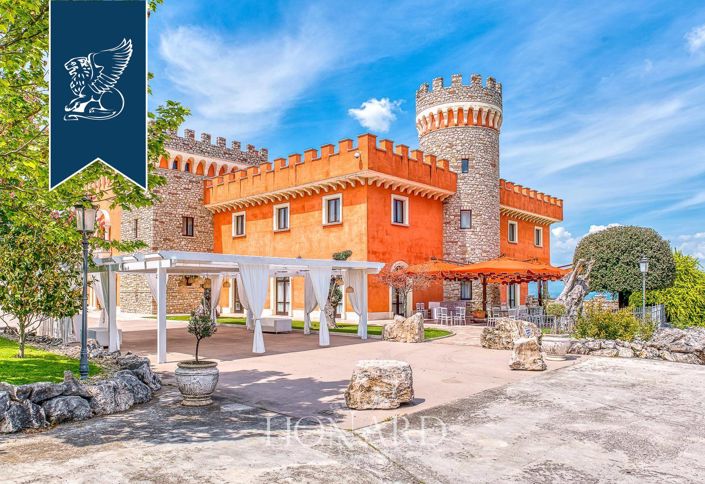 Image No.2-Propriété de 25 chambres à vendre à Avellino