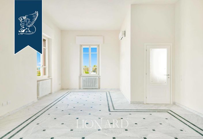 Image No.9-12 Bed Villa for sale