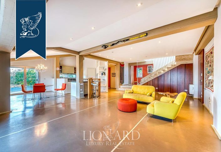 Image No.18-15 Bed Villa for sale