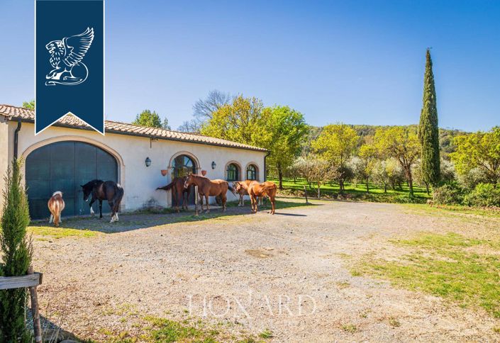 Image No.10-Ferme de 9 chambres à vendre à Volterra