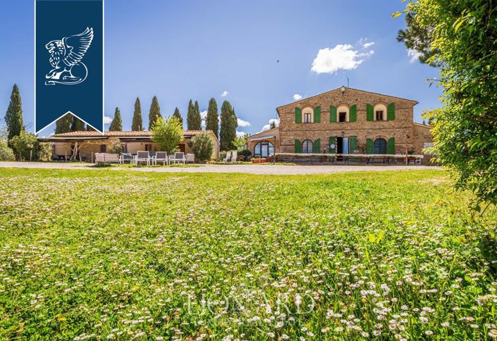 Image No.11-Ferme de 9 chambres à vendre à Volterra