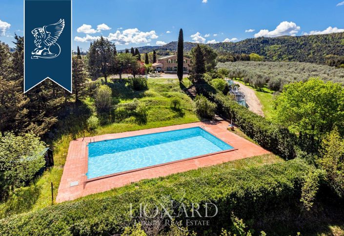 Image No.2-Ferme de 9 chambres à vendre à Volterra