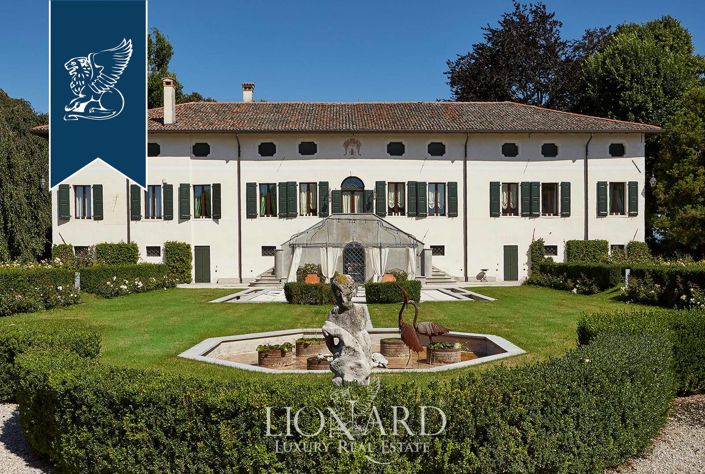 Image No.19-17 Bed Villa for sale