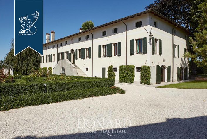 Image No.21-17 Bed Villa for sale